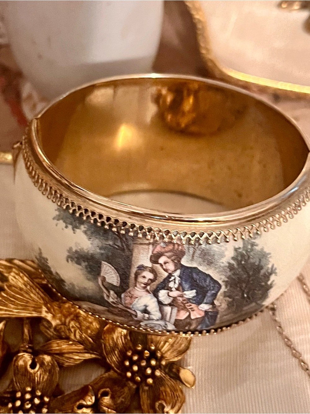 1950s Whiting & Davis Hinged Bangle Bracelet Cuff Signed - Picture 2 of 9